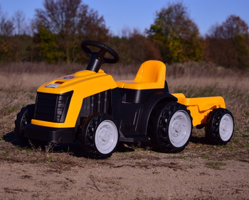 Traktor z Przyczepą Żółty