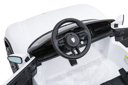 Pojazd Porsche Taycan Turbo S Biały