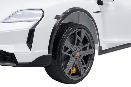 Pojazd Porsche Taycan Turbo S Biały