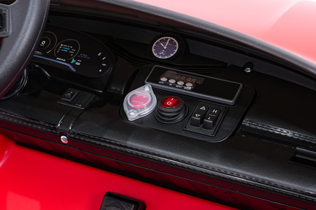 Pojazd Porsche Taycan Turbo S Czerwony