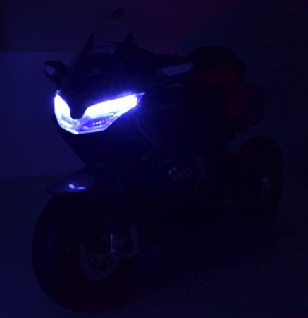 MEGA MOTOR  TURYSTYCZNY  NA AKUMULATOR  LAKIER, ŚWIATŁA/ HLW1688
