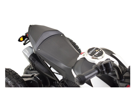 MOTOR ŚCIGACZ NA POMPOWANYCH KOŁACH, DWA SILNIKI SUPER NOWOŚĆ/TK103