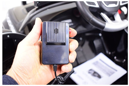 AUTO NA AKUMULATOR DODGE CHARGER  POLICJA, KOGUTY, DŹWIĘKI, PILOT/ZB-911