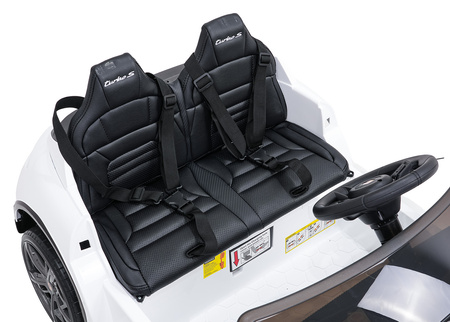 Pojazd Porsche Taycan Turbo S Biały