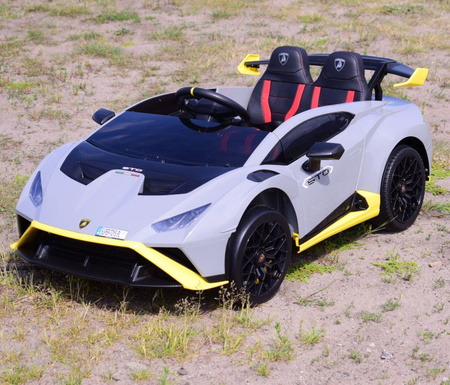 ORYGINALNE DRIFTUJĄCE  LAMBORGHINI  HURACAN STO NA AKUMULATOR/SMT-555-24V