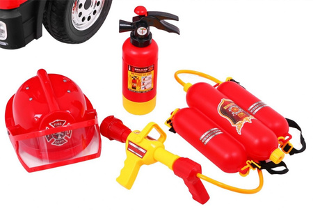 STRAŻ POŻARNA  SIKAJĄCA WODĄ, WSPOMAGANIE KIEROWNICY, MIĘKKIE  ŚWIECĄCE KOŁA, FUNKCJA BUJANIA/SX1818