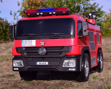 STRAŻ POŻARNA  SIKAJĄCA WODĄ, WSPOMAGANIE KIEROWNICY, MIĘKKIE  ŚWIECĄCE KOŁA, FUNKCJA BUJANIA/SX1818