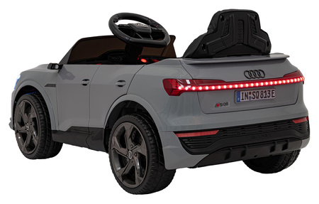 Pojazd Audi SQ8 Szary