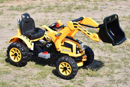 MOCNY TRAKTOR Z ŁYŻKĄ KINGDOM 12V  DWIE PRĘDKOŚCI/JS328A