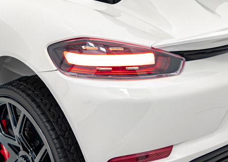 Pojazd Porsche Spyder RS 718 Biały sportowy samochód