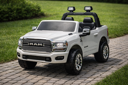 Pojazd RAM 3500 Biały