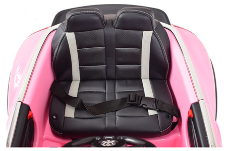 VW BEETLE,  MIĘKKIE SIEDZENIE , MIEKKIE KOŁA, SYSTEM ESW, RADIO FM, BLUETOOTH, ŚWIATŁA AWARYJNE /S303
