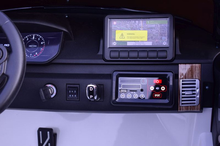RANGE ROVER -  MIĘKKIE KOŁA, MIĘKKIE SIEDZENIE, DŹWIĘK SPORTOWY SILNIKA, PEŁNA OPCJA/DK-RR999