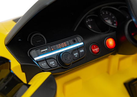 Pojazd Porsche Spyder RS 718 Żółty samochód sportowy