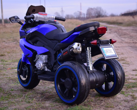 DUŻY MOTOR ŚCIGACZ  STRONG 2 EXCLUSIVE, ŚWIECĄCE KOŁA/HLX2018