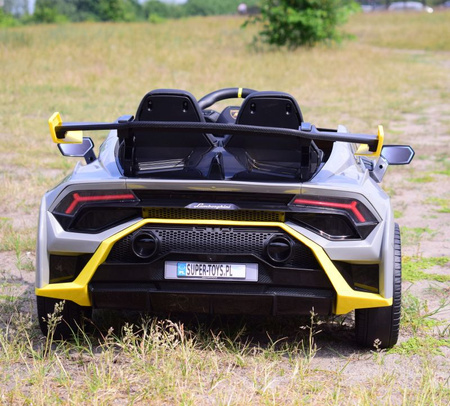 ORYGINALNE DRIFTUJĄCE  LAMBORGHINI  HURACAN STO NA AKUMULATOR/SMT-555-24V
