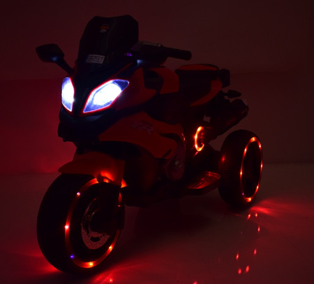 DUŻY MOTOR ŚCIGACZ  STRONG 2 EXCLUSIVE, ŚWIECĄCE KOŁA/HLX2018