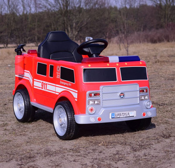 STRAŻ POŻARNA NA AKUMULATOR  Z GAŚNICĄ I KOGUTAMI/P17