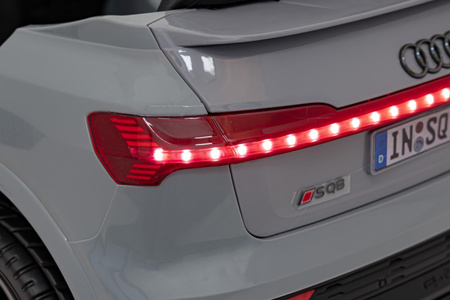 Pojazd Audi SQ8 Szary