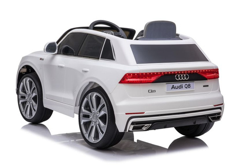 ORYGINALNE AUDI Q8 W NAJLEPSZEJ OPCJI, MIĘKKIE KOŁA, MIĘKKIE SIEDZENIE/JJ2066