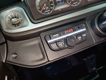 OLBRZYMI MERCEDES G63 NA AKUMULATOR 800 W,2X24V DYWANIKI,LAKIER /DKG63