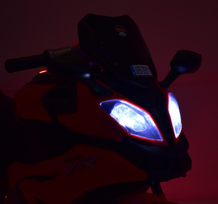 DUŻY MOTOR ŚCIGACZ  STRONG 2 EXCLUSIVE, ŚWIECĄCE KOŁA/HLX2018