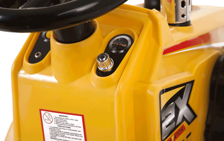 NAJMOCNIEJSZY TRAKTOR Z ŁYŻKĄ  I PILOTEM 12V  TRZY PRĘDKOŚCI/1005A