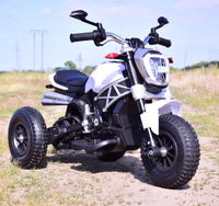 NAJNOWSZY  WIELKI MOTOR , POMPOWANE KOŁA, PANEL, DŹWIĘKI, SKÓRA, STRONG2/1600